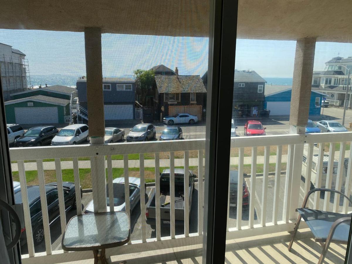 Ocean Surf Inn & Suites Huntington Beach Exterior photo