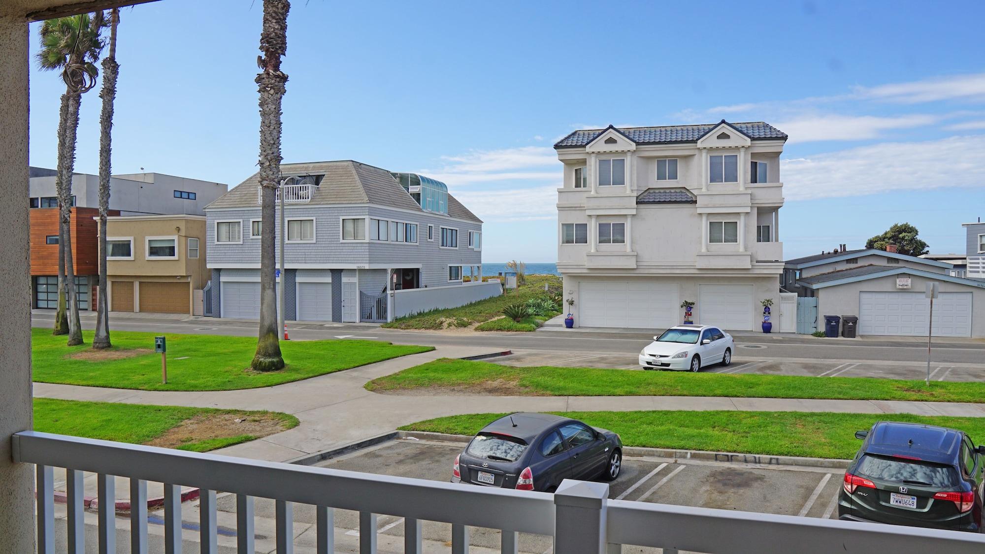 Ocean Surf Inn & Suites Huntington Beach Exterior photo